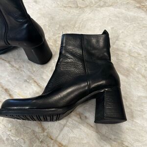 Unisa Sleek Black Heeled Leather Boots